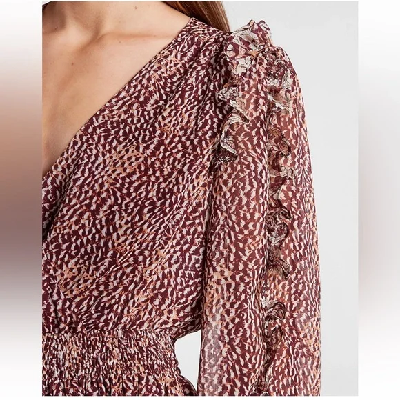 Express Printed Ruffle Wrap Peplum Top - Picture 4 of 8